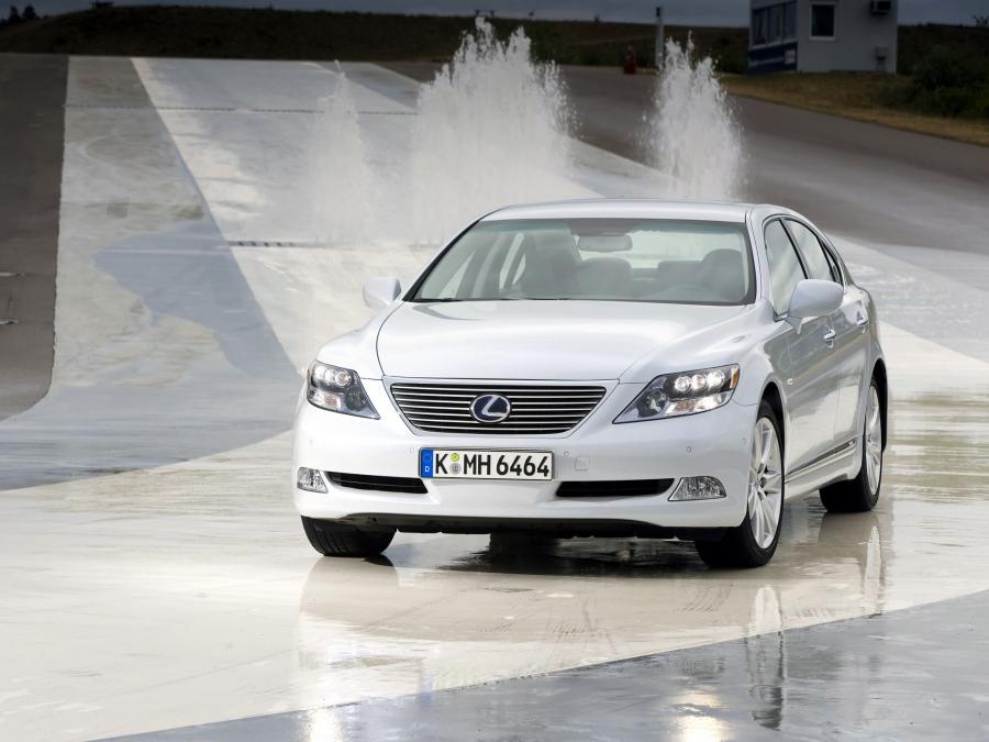  Lexus LS600h 2007 года  (EU) (фото 7 из 16)
